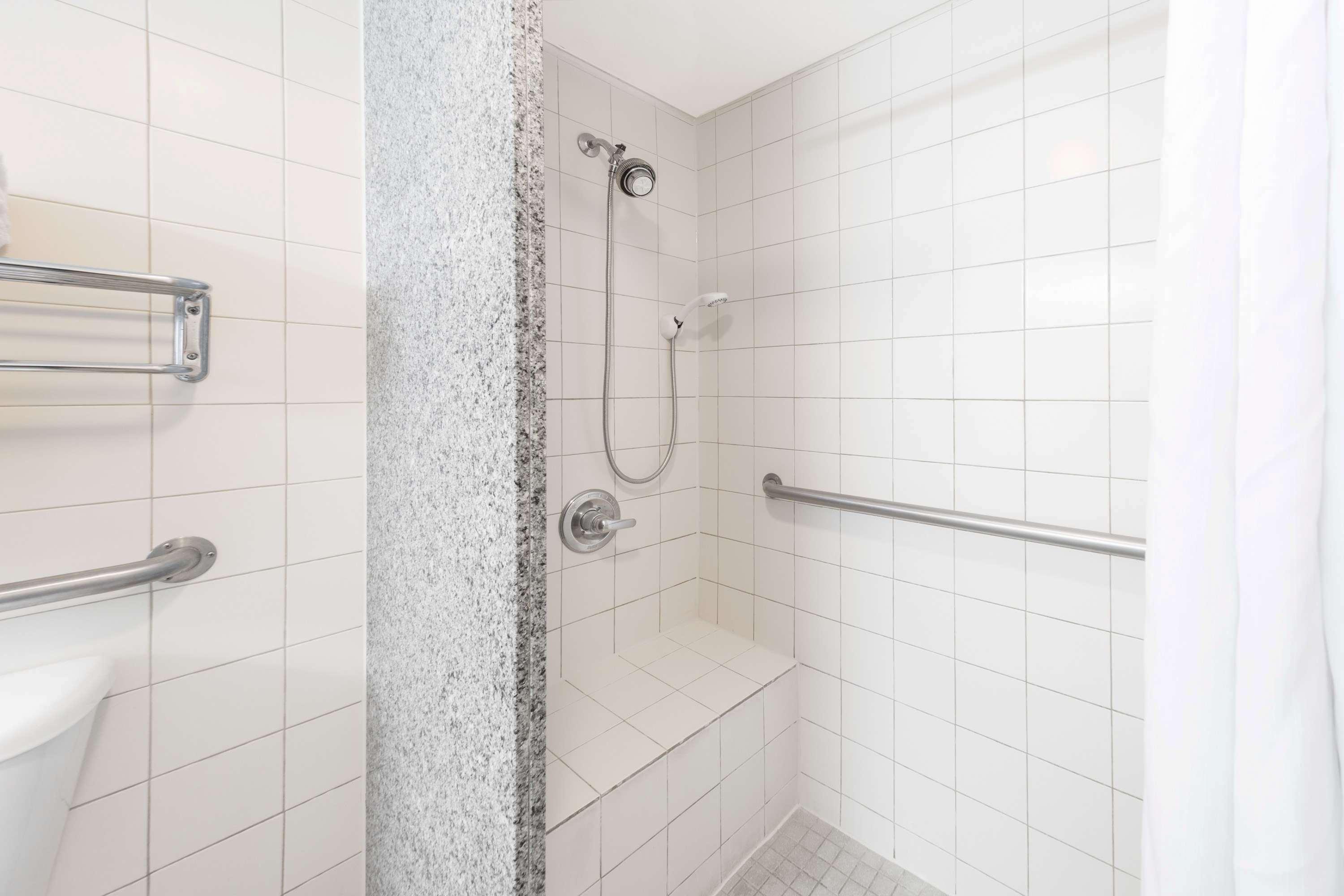 Days Inn By Wyndham Adel I-75 Bagian luar foto
