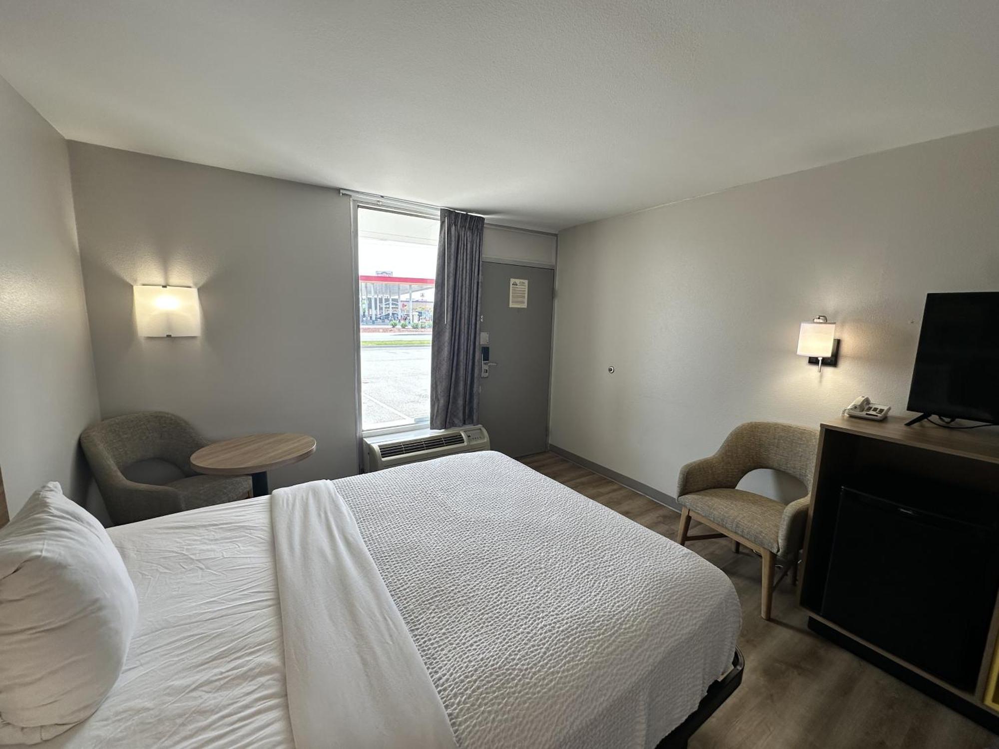Days Inn By Wyndham Adel I-75 Bagian luar foto