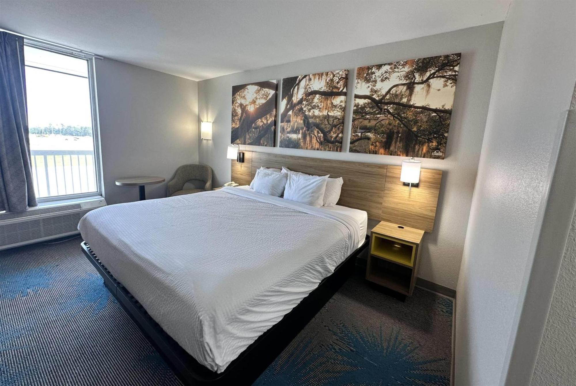 Days Inn By Wyndham Adel I-75 Bagian luar foto