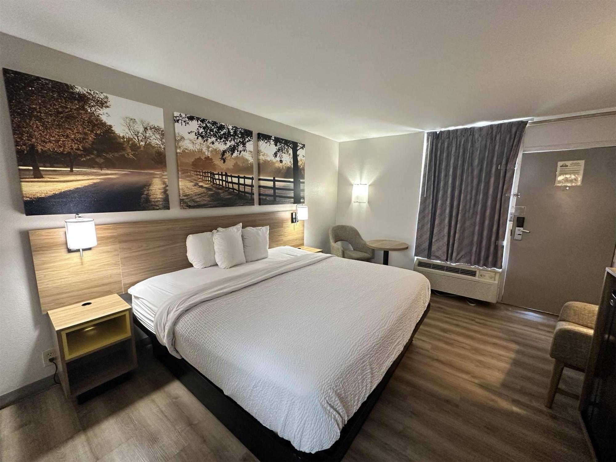 Days Inn By Wyndham Adel I-75 Bagian luar foto