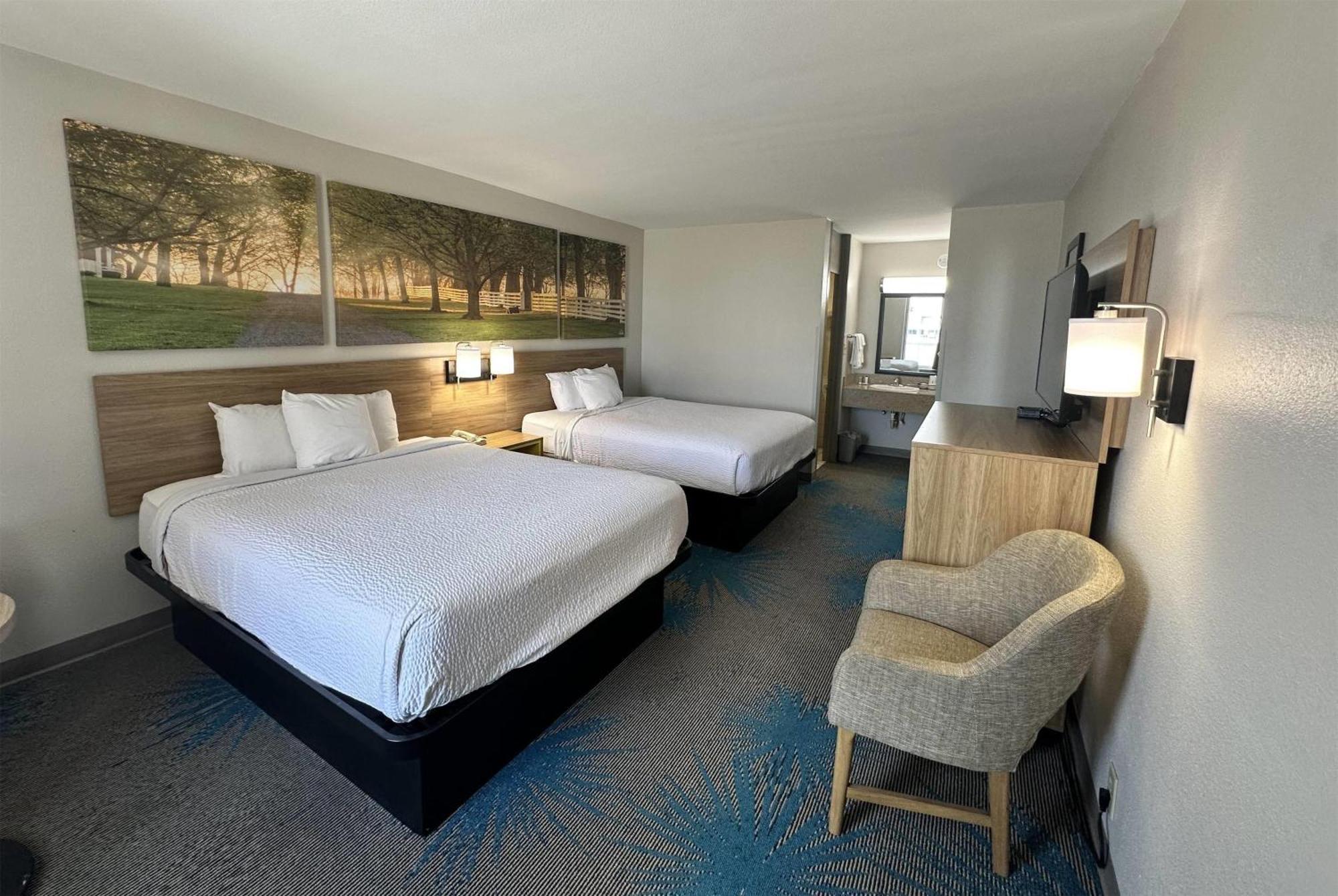 Days Inn By Wyndham Adel I-75 Bagian luar foto